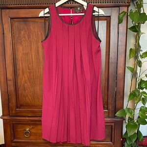 Sachin + Babi pleated sleeveless dress lamb leather trim silk lining size 4
